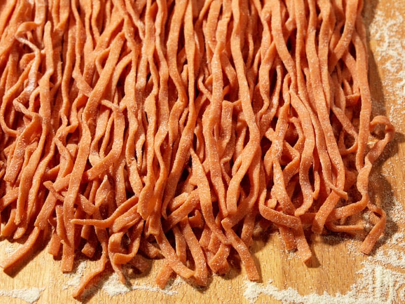Rote Taglierini - Nudeln
